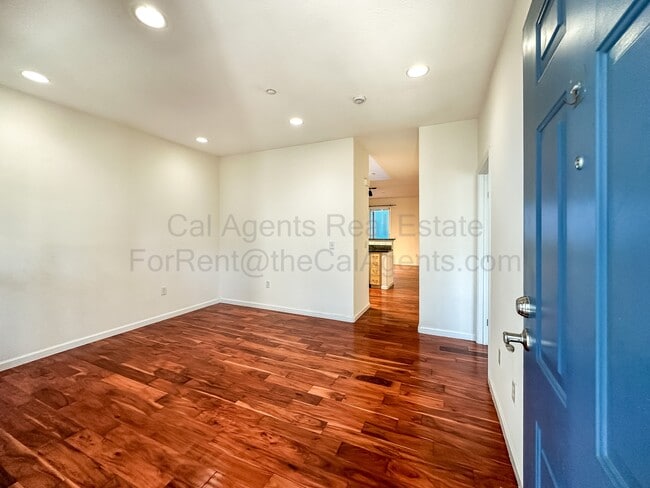 Building Photo - 1121 40th St