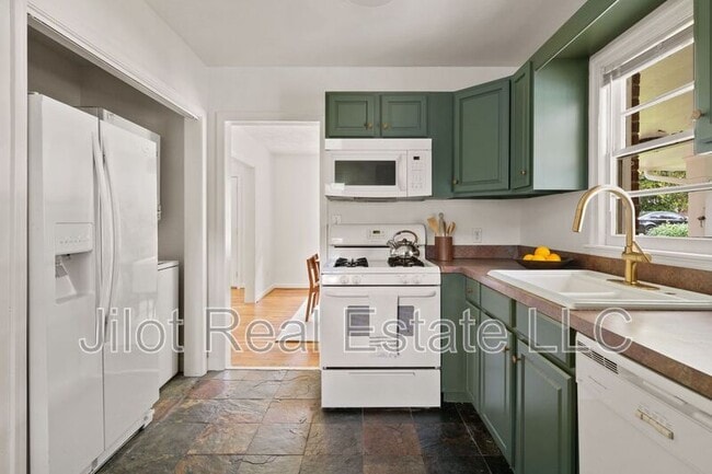 Building Photo - 2855 Monticello Pl