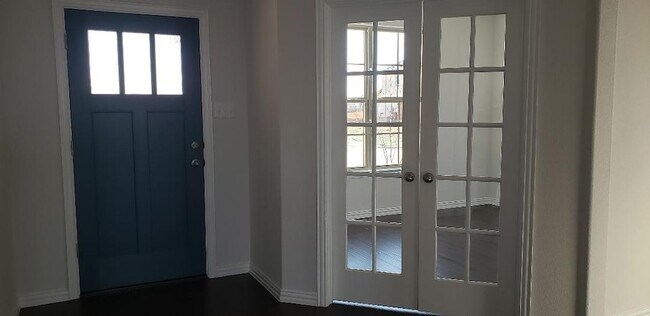 Building Photo - 2056 Meliana Dr