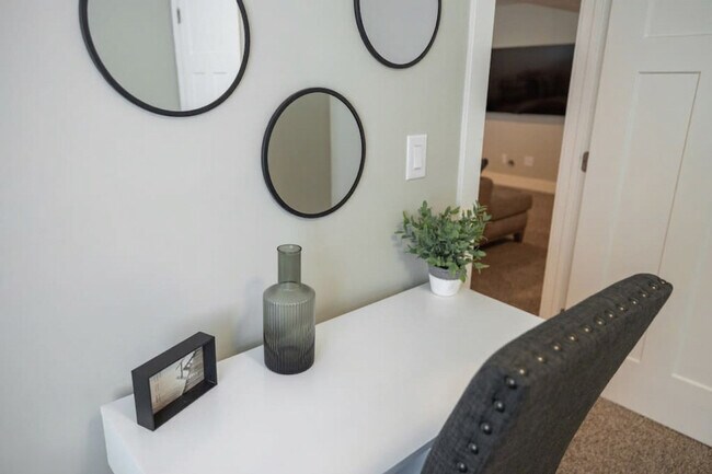 Building Photo - 5032 Bear Trap Dr