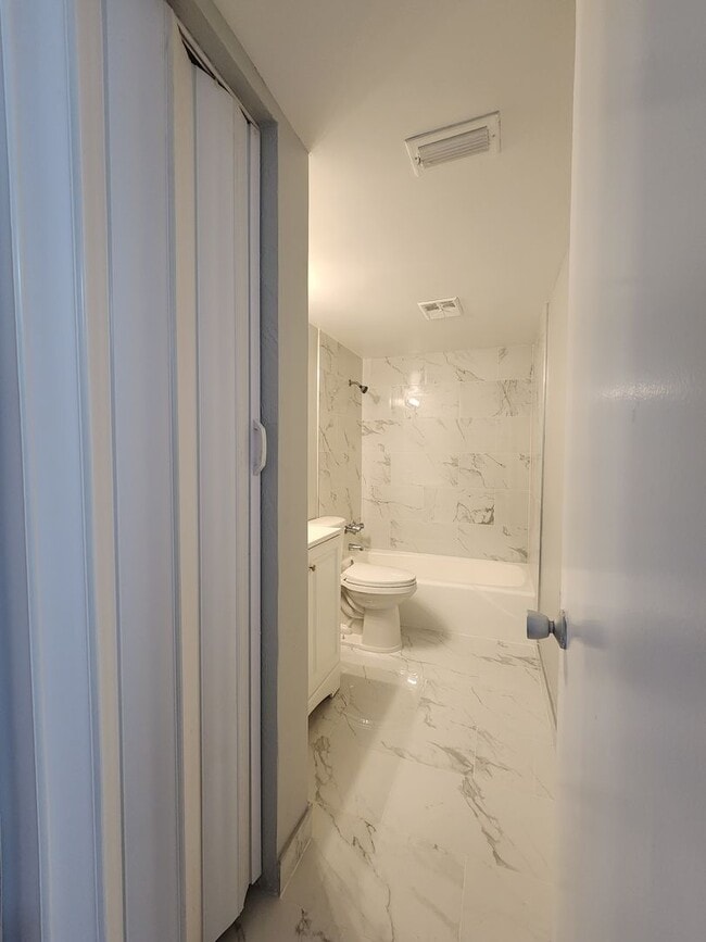 Building Photo - ** COMING SOON ** RENOVATED 2 Bedroom 1 Ba...