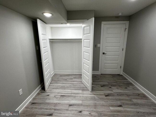 Building Photo - 2408 N Mascher St