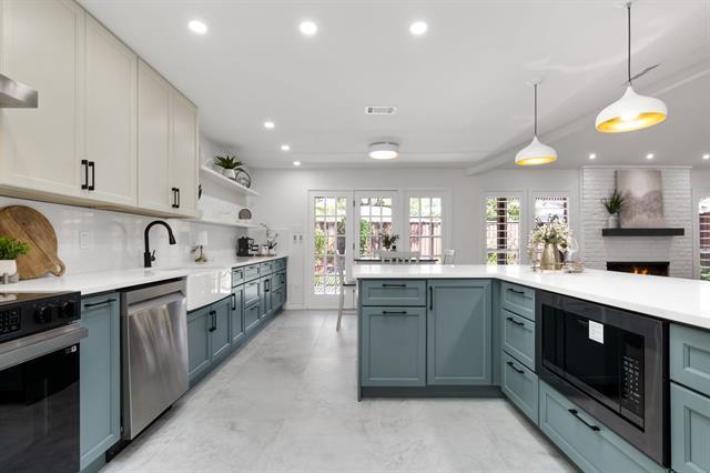 Building Photo - 6005 Daven Oaks Dr