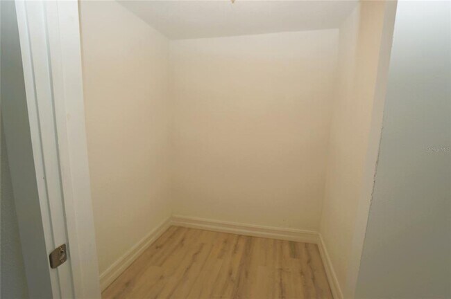 Building Photo - 2511 W Fig St