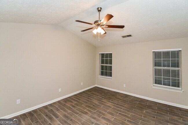 Building Photo - 1311 Ambercrest Way