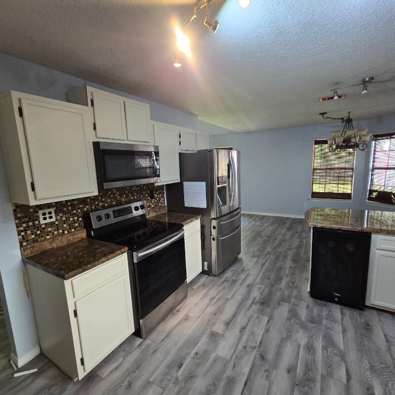 Building Photo - 4265 Antioch Rd