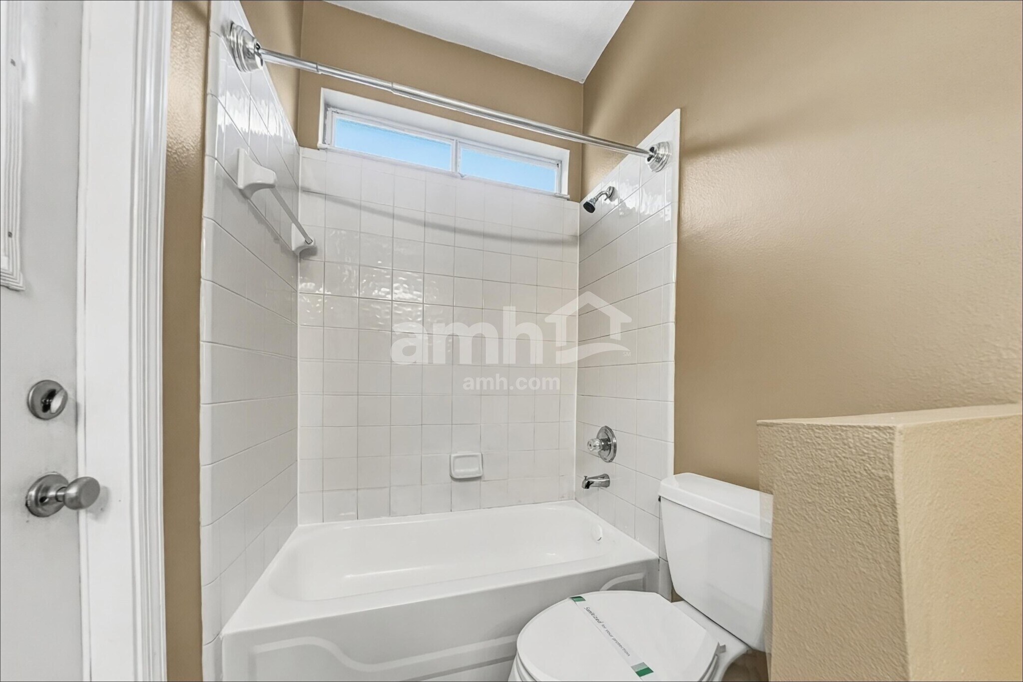 Building Photo - 922 Lake Biscayne Way