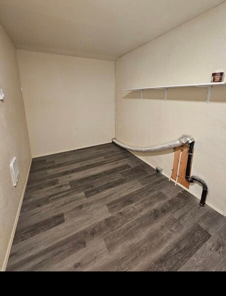 Building Photo - 1310 NE Williams St