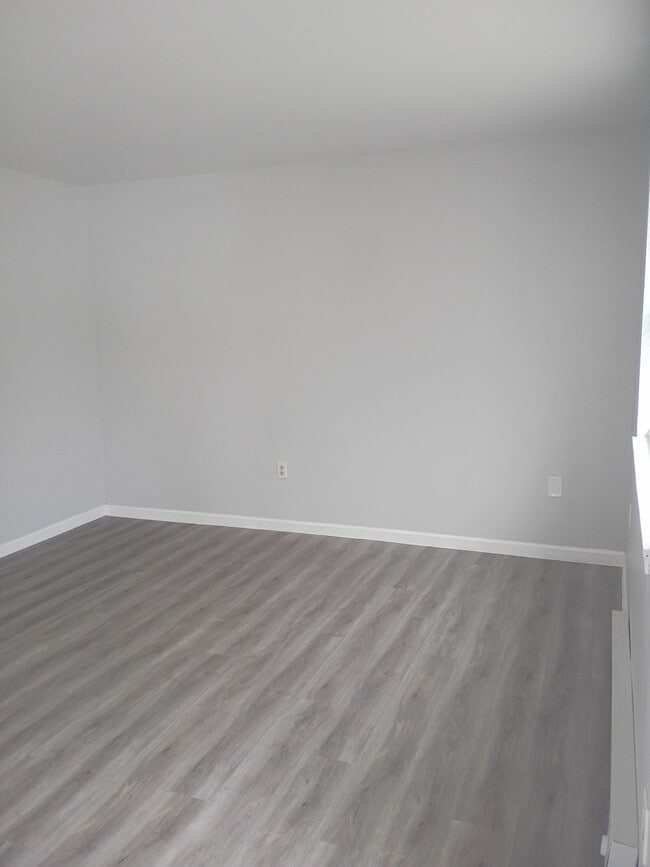 Building Photo - 25 Walnut Mill Ln