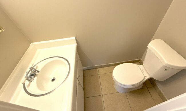 Building Photo - 835 Candace Dr