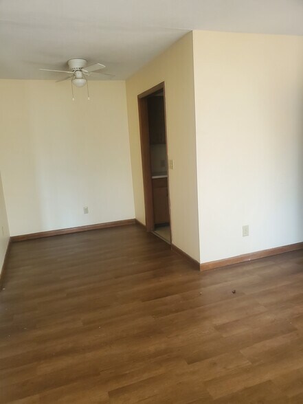 Building Photo - 1234 E Elm St