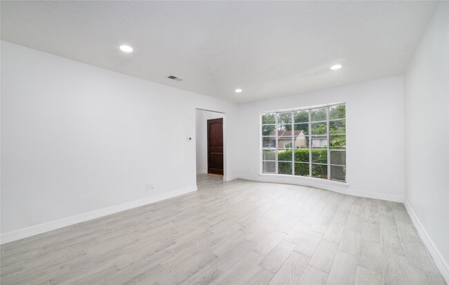 Building Photo - 10830 Sela Ln