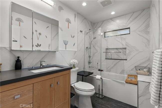 Building Photo - 3880 Fredonia Dr