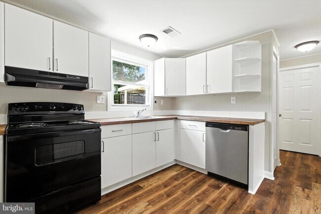 Building Photo - 1307 Farrara Dr