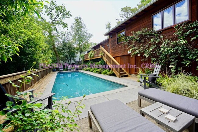 Building Photo - 22 Madrone Ct