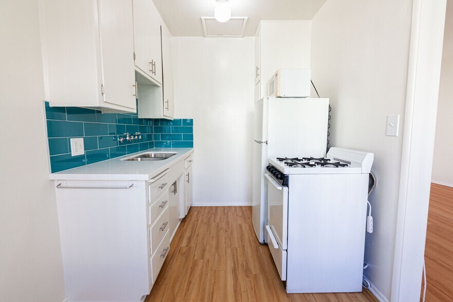 Building Photo - 667-669-669 Levering Ave