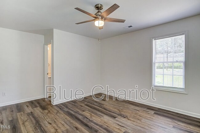 Building Photo - 1104 E Geer St