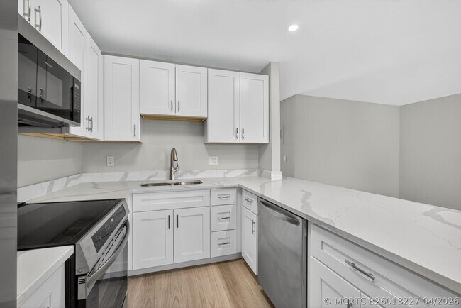 Building Photo - 42 Easthampton B