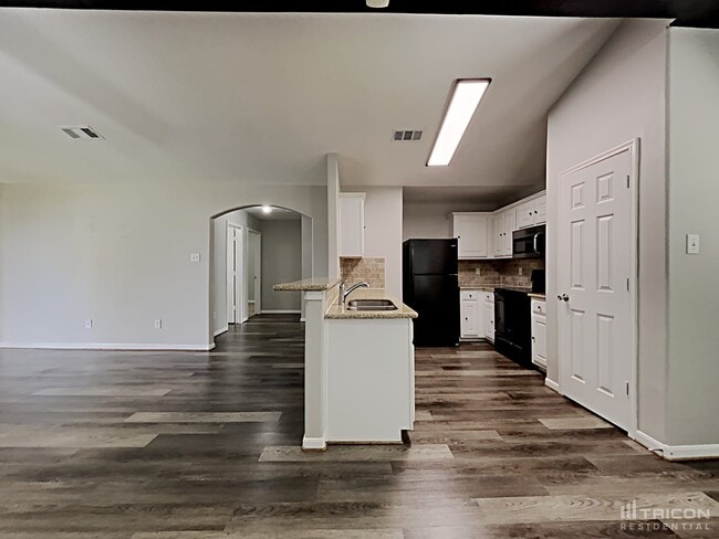 Building Photo - 6930 Garnet Trail Ln