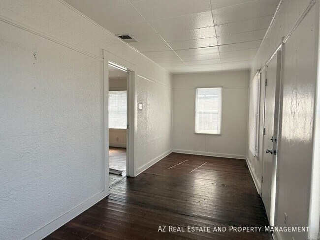 Building Photo - 3809 N 9th Pl