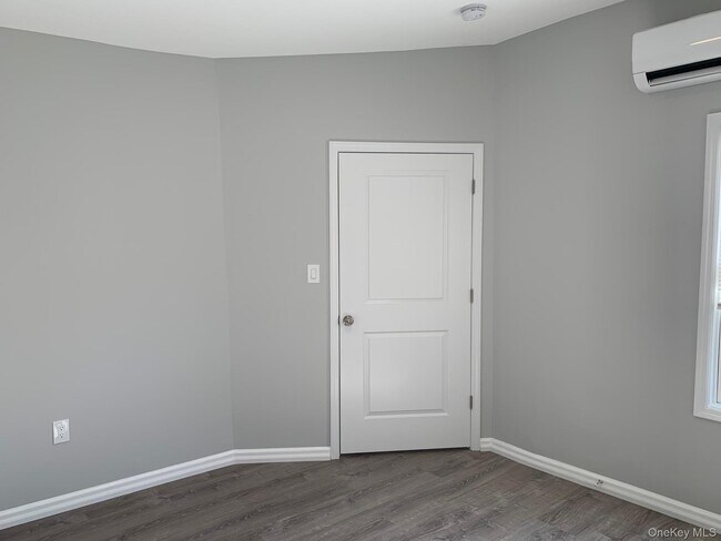 Building Photo - 21 Collegeview Ave