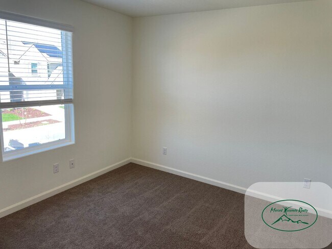 Building Photo - Must Apply to schedule viewing