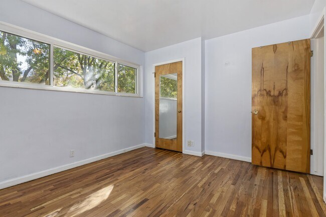 Building Photo - 3156 S Metropolitan Way