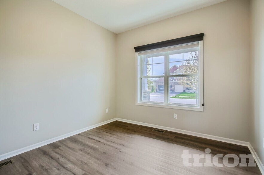 Building Photo - 14264 River Hills Pkwy