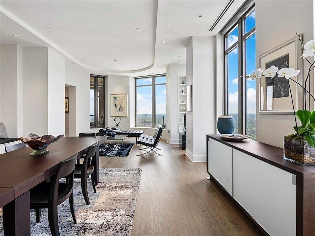 Building Photo - 3376 Peachtree Rd