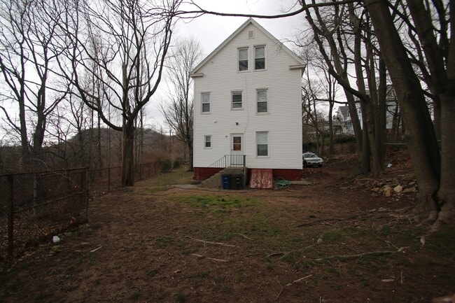 Building Photo - 76 Warren St