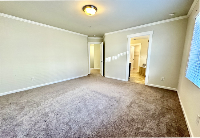 Building Photo - Charming 4-Bedroom Home in the Heart of University Place