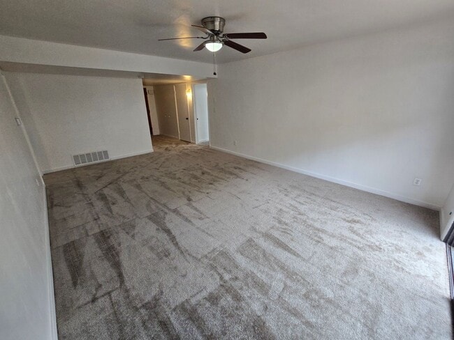 Building Photo - Spacious 3-Bedroom, 2-Bathroom Home on a Corner Lot