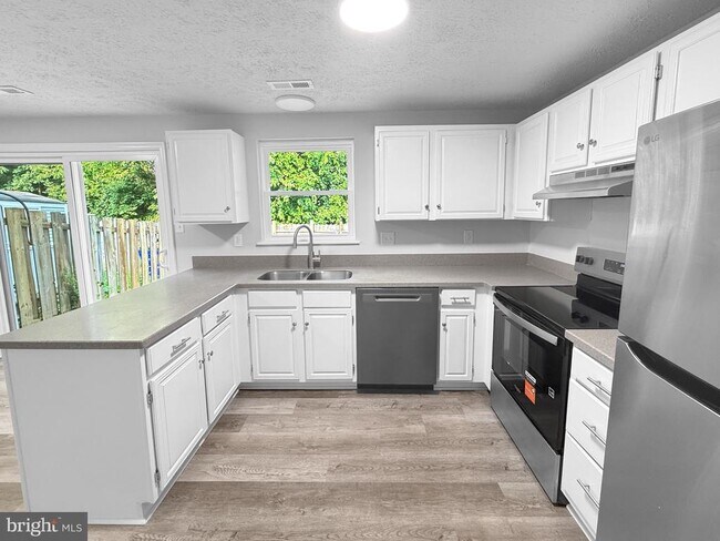 Building Photo - 6723 Kernel Ct