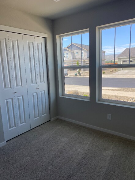 Building Photo - 1604 S Mallard Wy