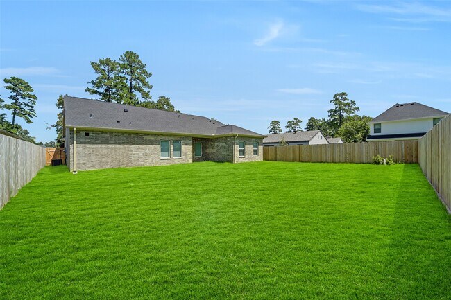 Building Photo - 13614 Pine Dr