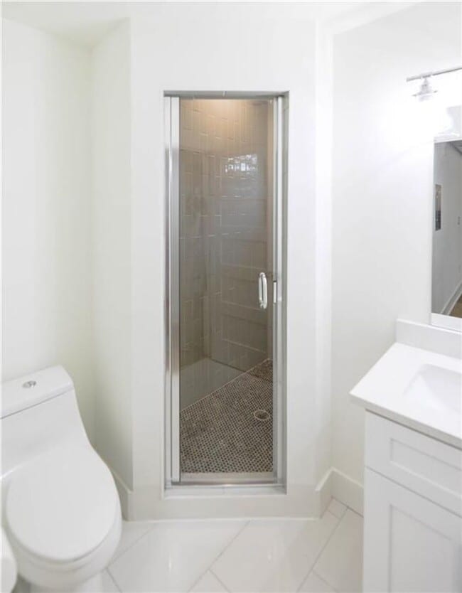 Building Photo - 8 Bedrooms 8 Baths Pre-leasing Now for 202...