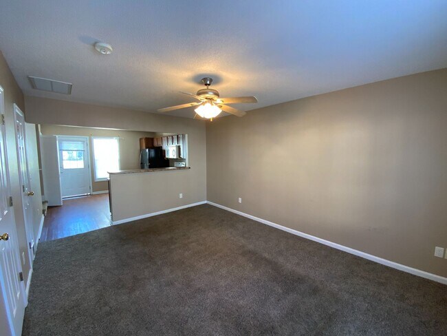 Building Photo - 2 BR 2.5 BA Townhouse Cornerstone Village