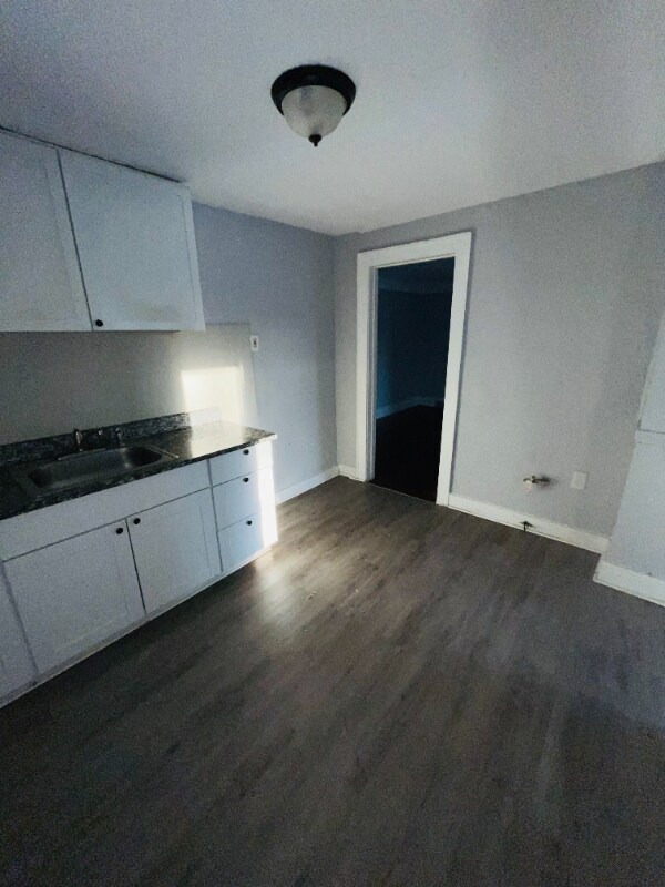 Building Photo - 5520 Haverhill St