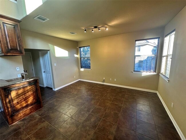 Building Photo - 3713 Broadwinged Hawk Cove