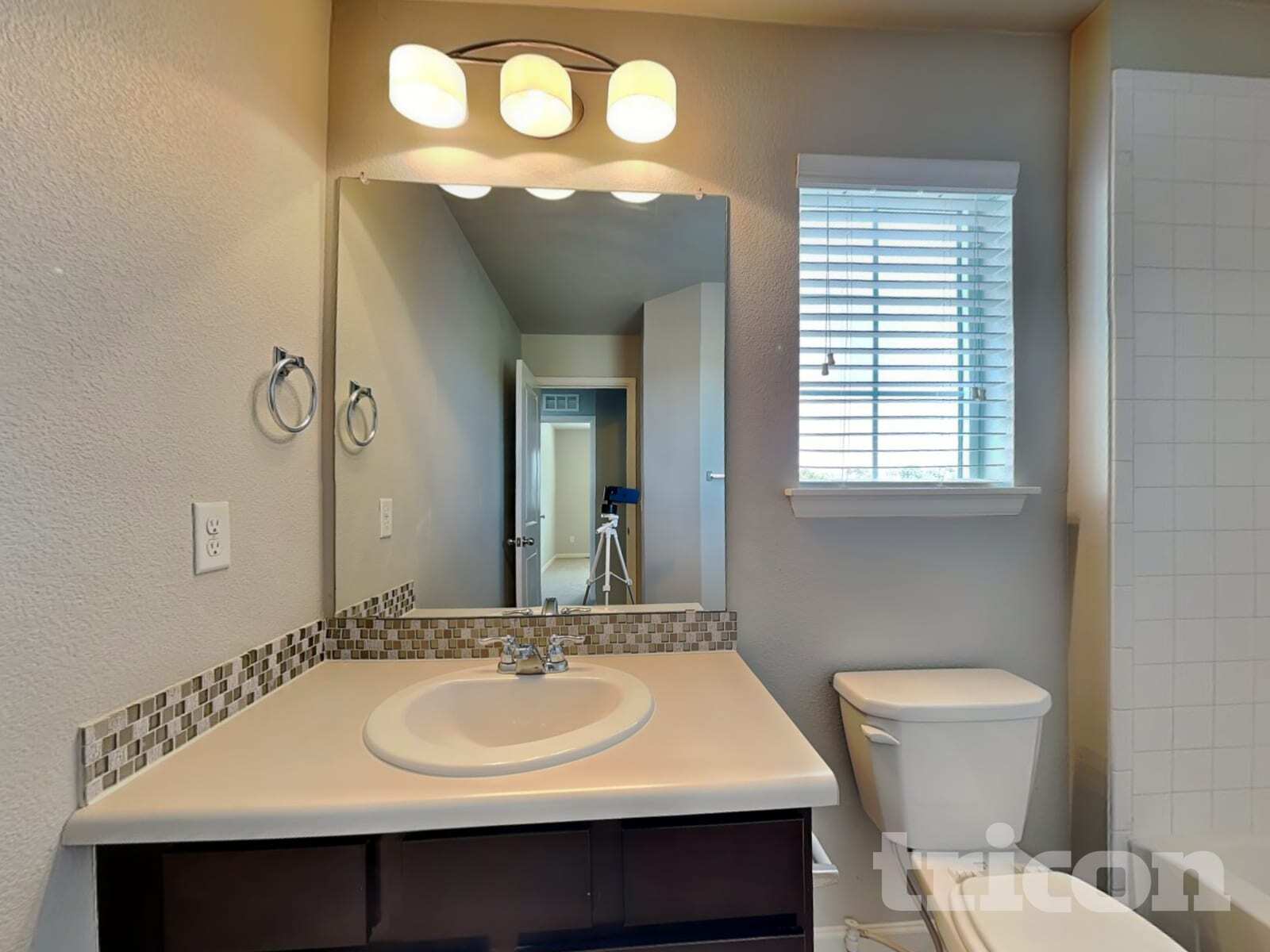 Building Photo - 19760 E 61st Dr