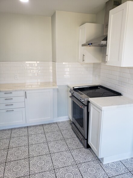 Kitchen view 1 - 46 Dennis St