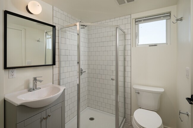 Building Photo - 3045 W Boulevard2A-2A
