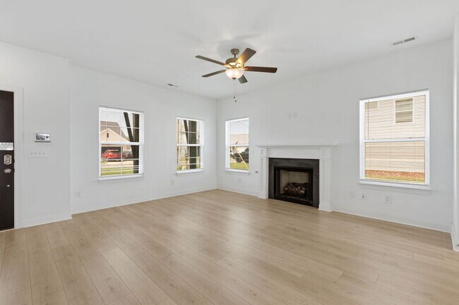 Building Photo - 429 Guethlein Dr