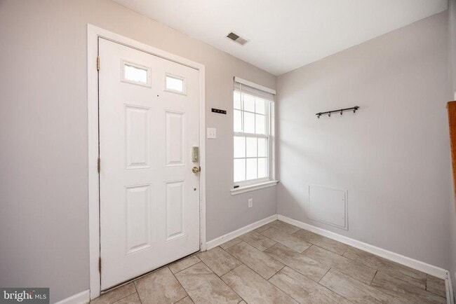 Building Photo - 2717 Fynamore Ln