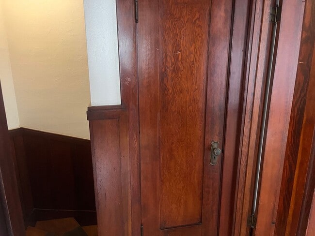 Building Photo - DEA-1061-KALMIA ST