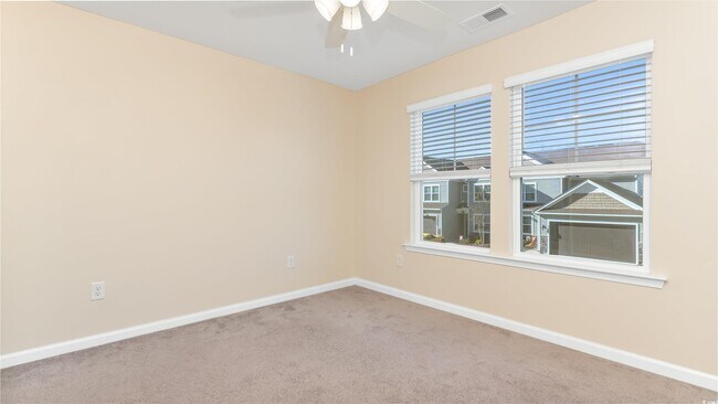 Building Photo - 132 Machrie Loop