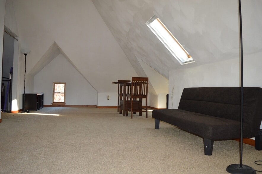 Building Photo - 1301 2nd St