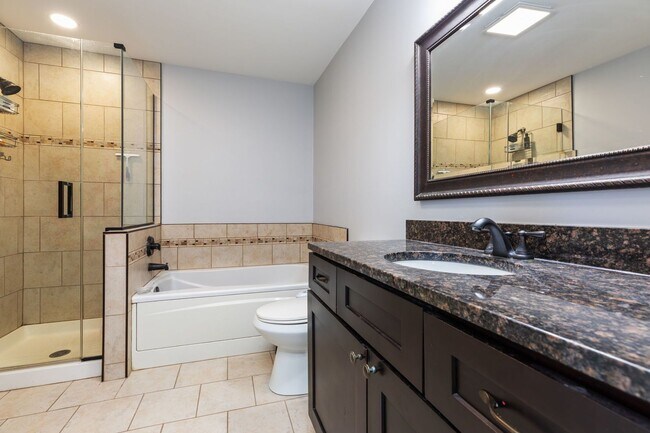 Building Photo - Incredibly beautiful 4 Bedroom 2.5 Bath Home