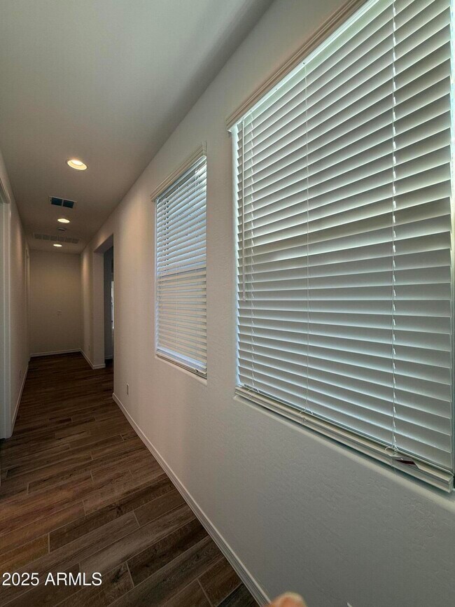 Building Photo - 10155 W Columbus Ave