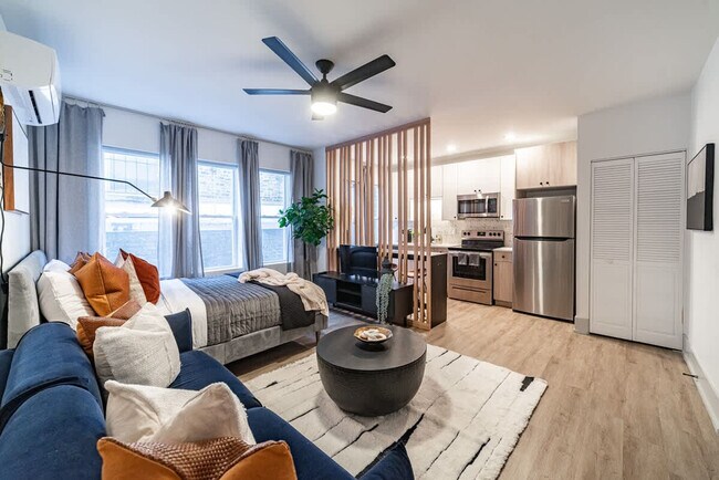 Building Photo - 3546 N Southport Ave